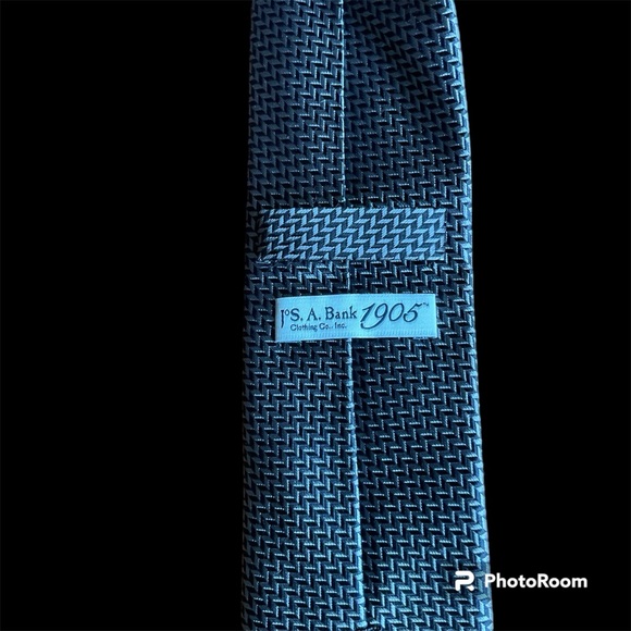Jos. A. Bank Formal Business Tie, 100% Silk, Black, 60” x 2 7/8” - Picture 4 of 9